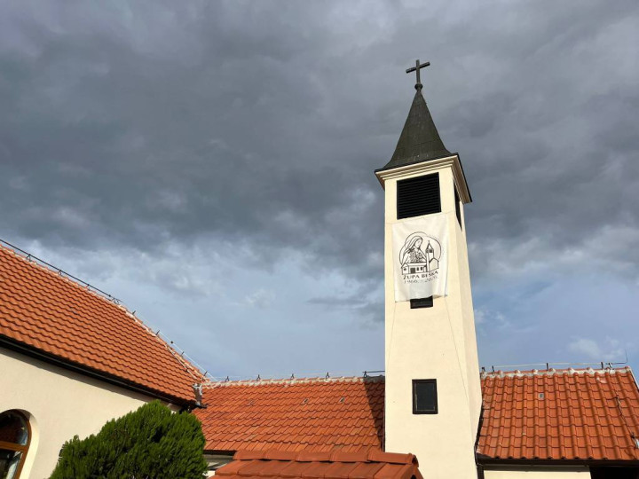 U Beški posvećena obnovljena župna crkva