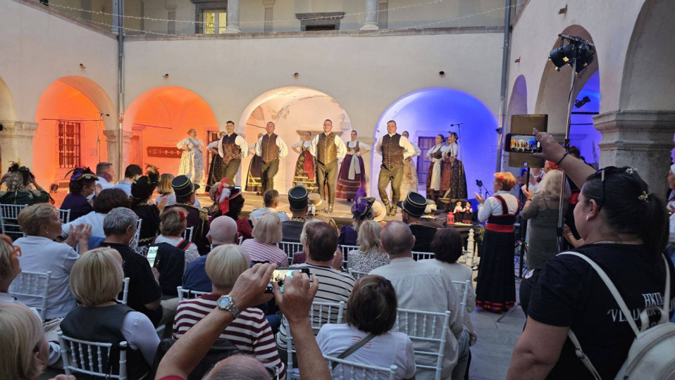 HKUD Vladimir Nazor gostovao na Smotri folklora u Kraljevici
