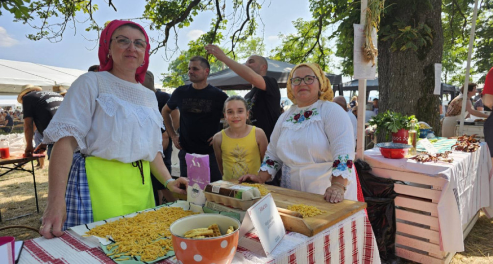 Hrvati iz Vojvodine sudjelovali na baranjskim festivalima