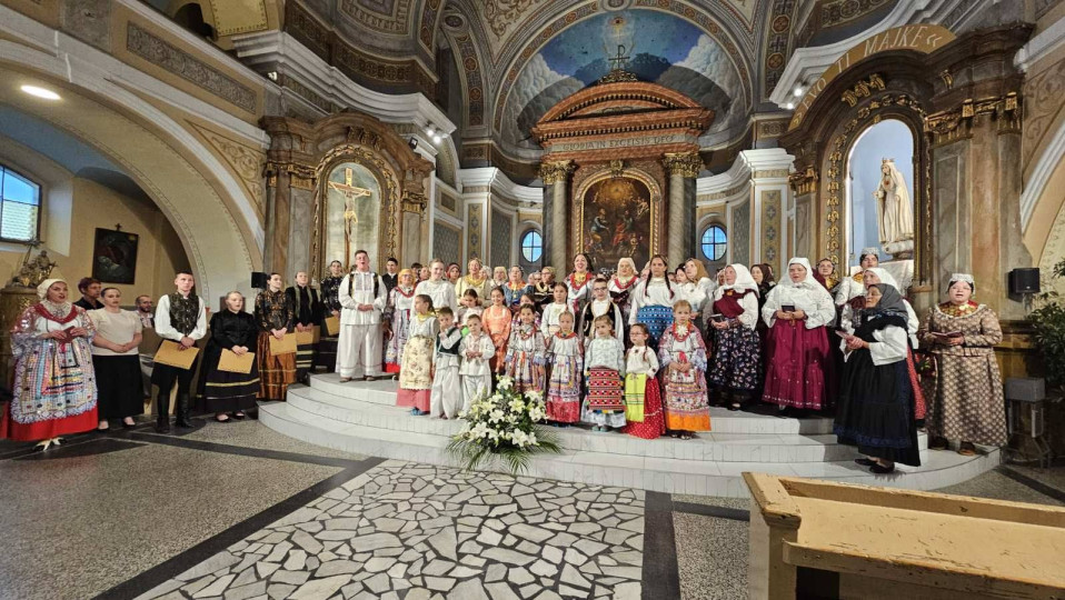 U Monoštoru održan Međunarodni marijanski pučki festival