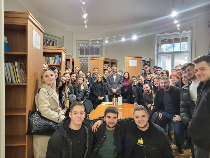 Akademski pjevački zbor iz Osijeka posjetio Zavod