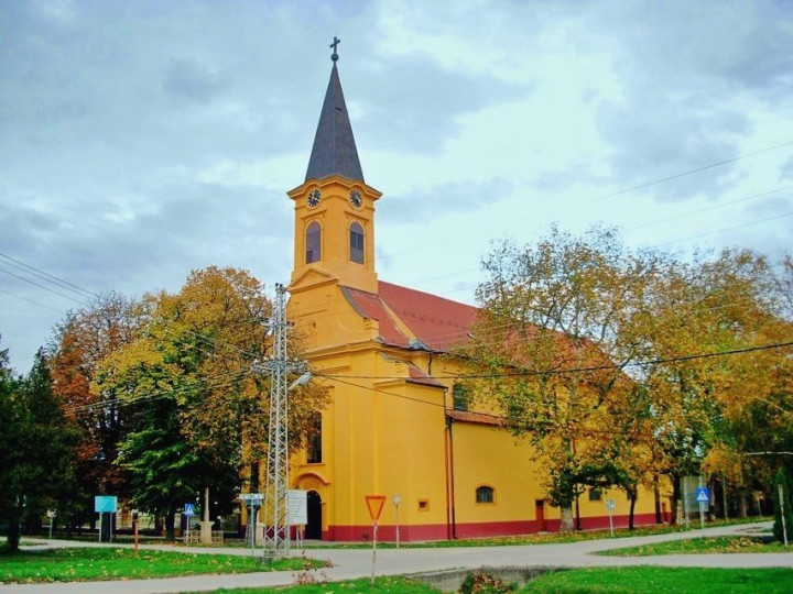 Crkva svetog Petra i Pavla - Monoštor