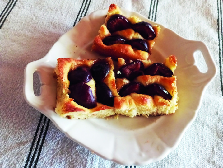 Ukiselo pita sa šljivama